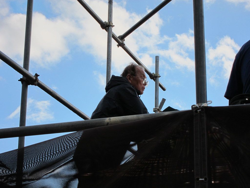 local roofer local contractor